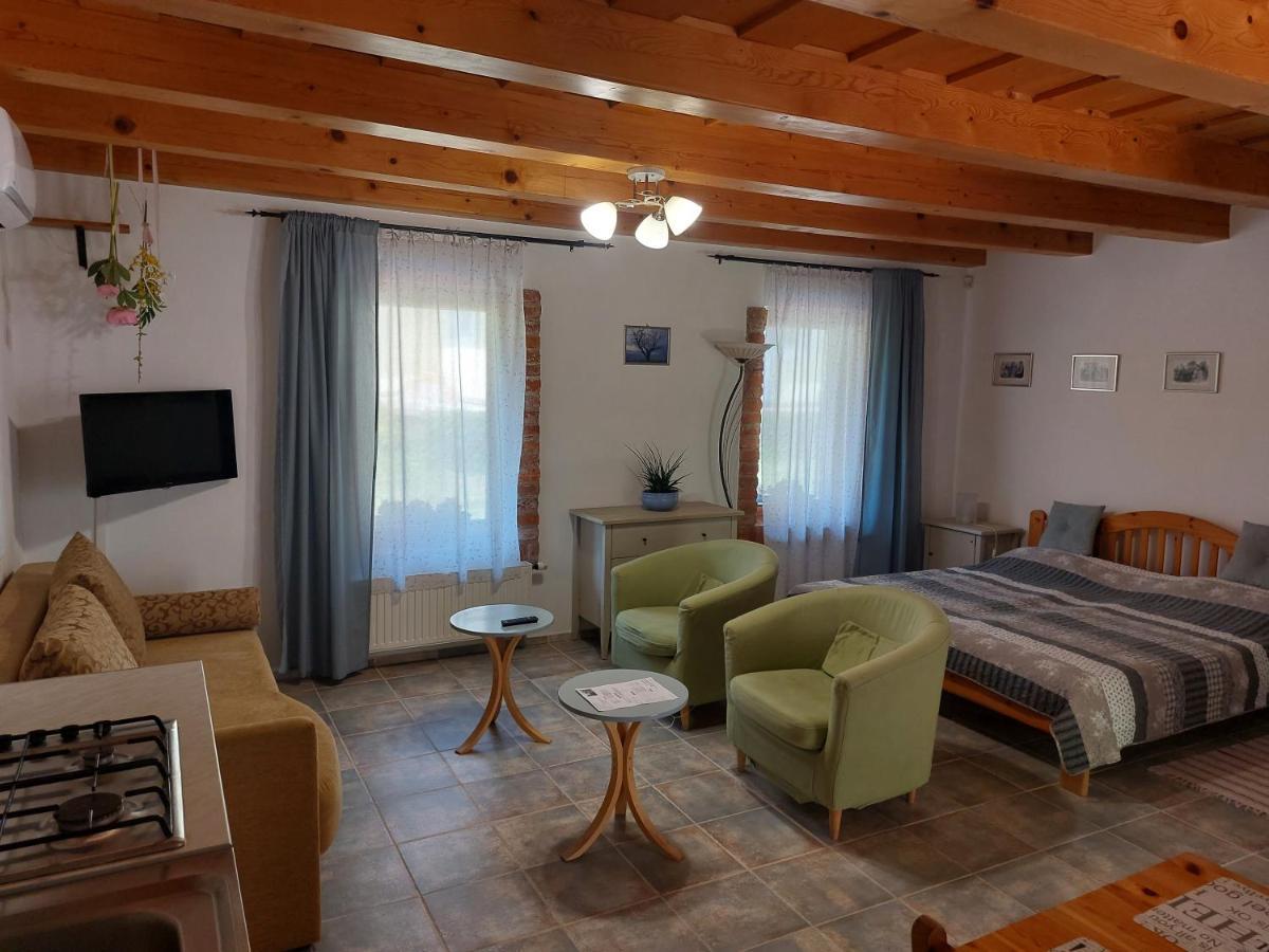 Negy Evszak Apartmanhaz زلاكاروس المظهر الخارجي الصورة